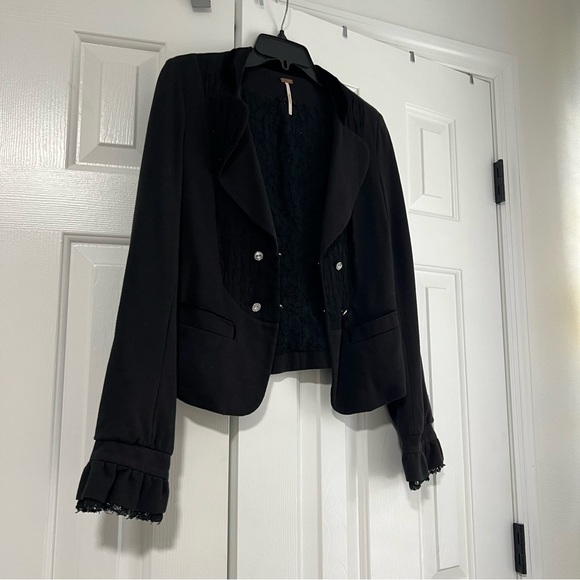 Free People Crop Tuxedo Blazer Jacket Black Lace Velvet Boho Grunge Goth Sz 4 - Picture 9 of 15